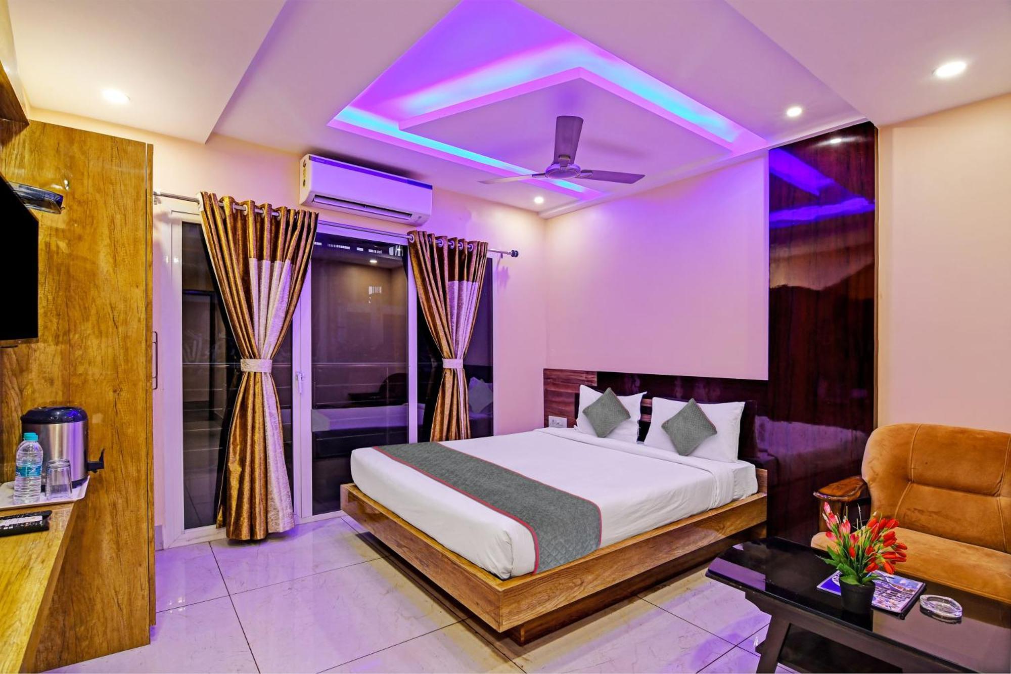 Townhouse The Grand Touch & The Royal Touch Hotel Digha  Exterior photo